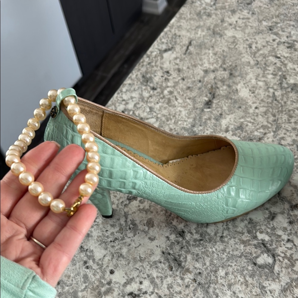 Mint Green Croc-Embossed Women's Heel